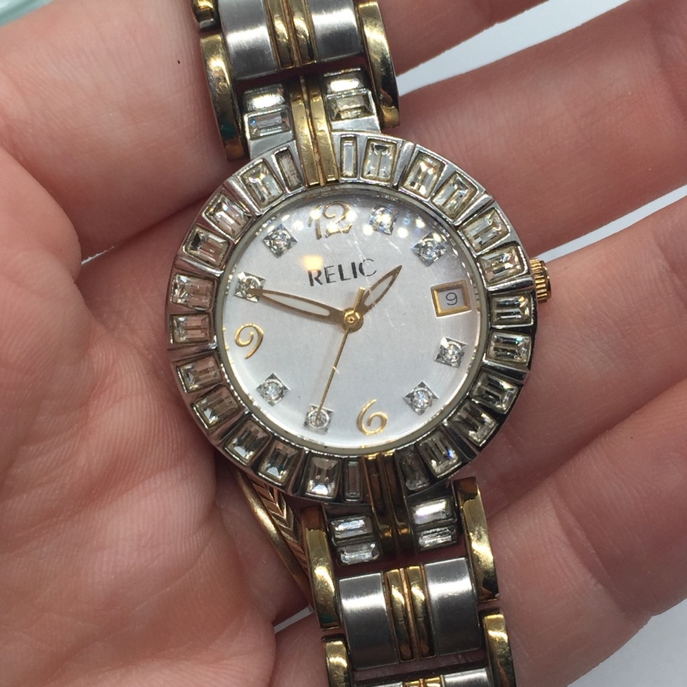 Relic Silvertone Watch - Picture 9 of 9